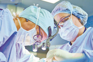 Στο “κόκκινο” τα χειρουργεία ελλείψει αναισθησιολόγων