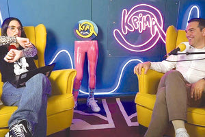 Σε  μία σειρά από θέματα που απασχολούν τους νέους, όπως ο γάμος για τα ομόφυλα ζευγάρια, τα ζητήματα έμφυλης βίας, η αντιμετώπιση της έκρηξης των ενοικίων στα αστικά κέντρα, για τις ασχολίες του στον ελεύθερό του χρόνο, αλλά και για τη σημασία της συμμετοχής των νέων στις εκλογές της 21ης Μαΐου τοποθετήθηκε ο πρόεδρος του ΣΥΡΙΖΑ, Αλέξης Τσίπρας, σε μία διαφορετική συνέντευξη στο κανάλι της γνωστής youtuber Zoe Pre.