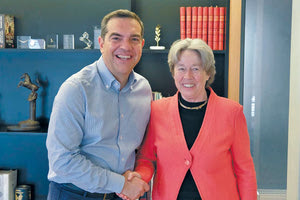 Την υποψηφιότητα της καθηγήτριας Ιατρικής του Πανεπιστημίου Αθηνών Αθηνάς Λινού στον Βόρειο Τομέα της Αθήνας με τον ΣΥΡΙΖΑ ανακοίνωσε ο Αλέξης Τσίπρας.