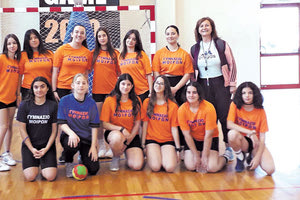 Οκτώ ομάδες Γυμνασίων και τέσσερις Λυκείων συμμετείχαν στους πρώτους σχολικούς αγώνες χάντμπολ που έγιναν χθες στο Ηράκλειο