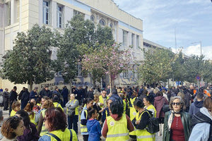 απεργία στους δήμους του νομού Ηρακλείου για τους συμβασιούχους