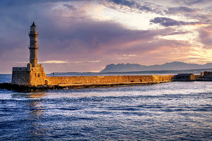 Φάρος στο παλιό λιμάνι των Χανίων