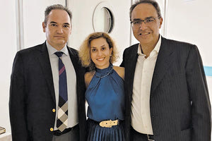 Η διευθύντρια Πυρηνικής Ιατρικής Σοφία Κοκουράκη με το PET/CT στο ΠΑΓΝΗ