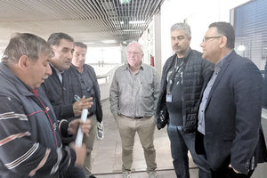 στο αεροδρόμιο το κλιμάκιο του ΚΚΕ