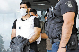 Ο 32χρονος  Μανόλης Καλομοίρης