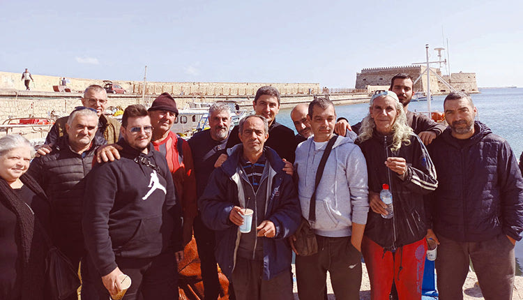 Στο πλευρό των αλιέων ο Αυγενάκης