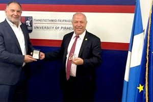 Συνάντηση Κουράκη με τον πρύτανη του Πανεπιστημίου Πειραιά