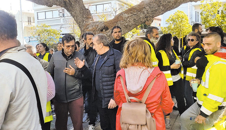 Βαρδάκης με συμβασιούχους