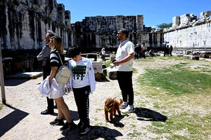 Ζώα συντροφιάς σε αρχαιολογικούς χώρους