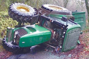 τρακτερ ανατροπη