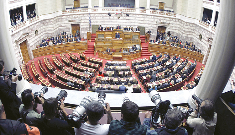 Η μάχη του σταυρού στις μεγάλες περιφέρειες