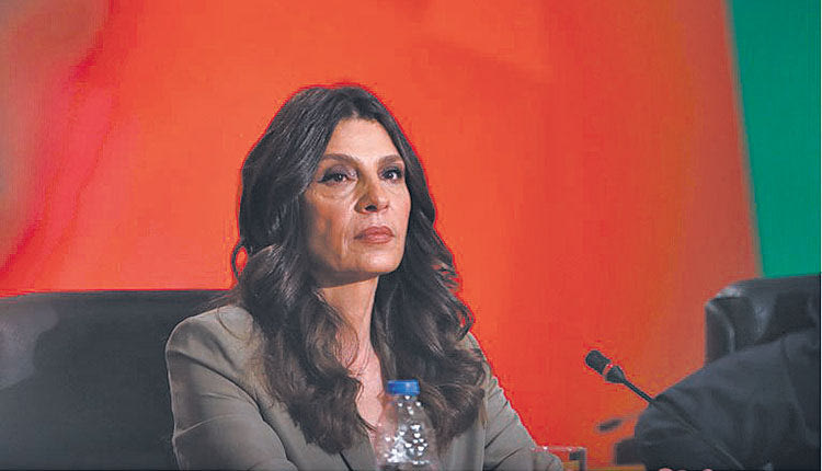 η Πόπη Τσαπανίδου