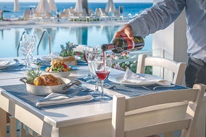 Σύμφωνα με ιστοσελίδα σύγκρισης τιμών διακοπών, οι αυξήσεις στην Ελλάδα είναι μεγαλύτερες απ’ ό,τι σε Ιταλία, Ισπανία, Τουρκία, Πορτογαλία και Κύπρο