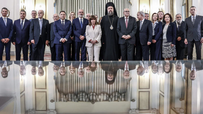 Από τους 20 υπουργούς οι 18 έδωσαν θρησκευτικό όρκο