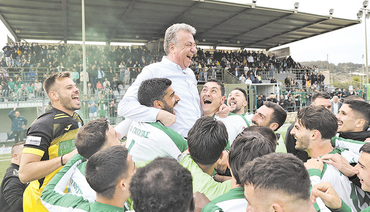   Στα χέρια σήκωσαν τον κ. Αρναουτάκη οι πρωταθλητές