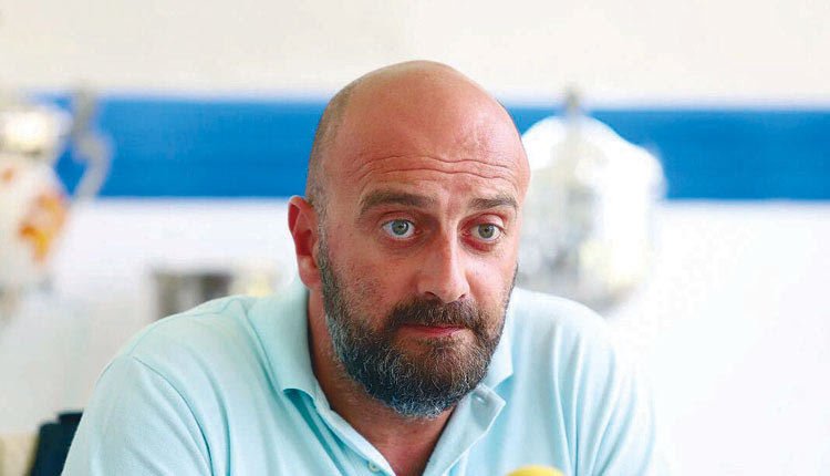 Σοκ  προκάλεσε στον χώρο του ποδοσφαίρου κυρίως της Σούπερ Λιγκ ο θάνατος του Παύλου Μυροφορίδη σε ηλικία μόλις 43 χρόνων.