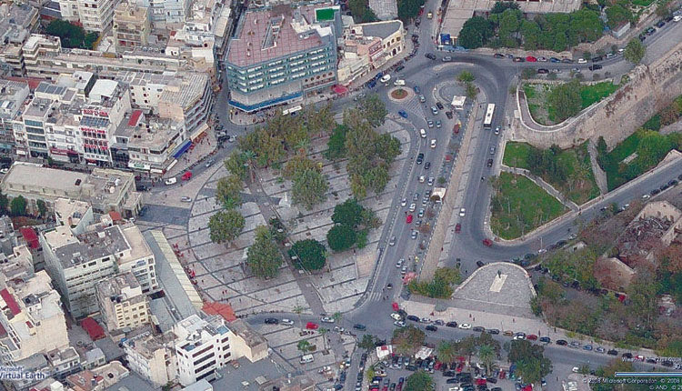 ΤΕΣΣΕΡΙΣ ΠΡΟΣΦΟΡΕΣ ΓΙΑ ΤΟ ΕΡΓΟ Αντίστροφη μέτρηση για το ολικό λίφτινγκ της πλατείας Ελευθερίας