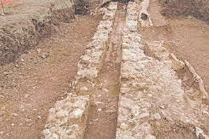 Εμπλοκές και προβληματισμοί προκύπτουν από την αποκάλυψη τμήματος ρωμαϊκού υδραγωγείου στην περιοχή της Ξηροκαμάρας