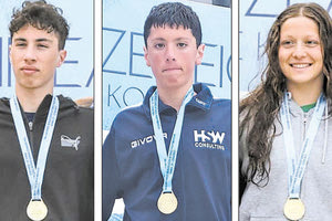 Ο Νίκος Πετράκης, ο Γιάννης Πετράκης, και η Λένα Μαματζάκη