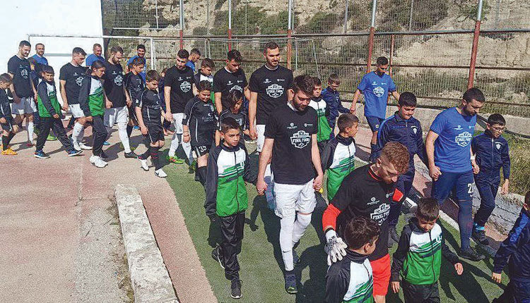 ΠΑΟΚ και Ασήμι στην είσοδό τους στο γήπεδο