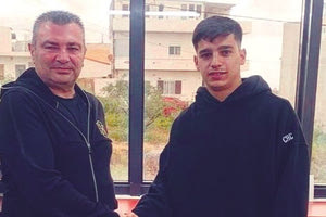 Ο Πιερτζακόμι με τον πρόεδρο του Αλμυρού κ. Γαβαλά