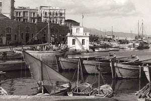 ΦΩΤΟΗΜΕΡΑΣ: Το λιμάνι του Ηρακλείου στα Νεώρια. Φωτογραφία προς το τέλος του 1950.