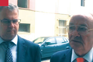 Οι συνήγοροι υπεράσπισης του νεαρού, Αντώνης Βουλγαράκης και Παντελής Ρυακιωτάκης