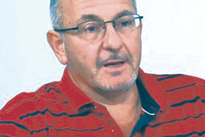 Πάνος Παπανικολάου: Η ΑΝΤΑΡΣΥΑ δεν κηρύσσει «ρεαλισμό στην ανυπακοή» και αναστολή της ρήξης