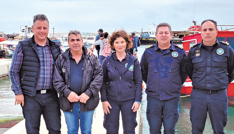 Άλλη μια αξιέπαινη εθελοντική δράση καθαρισμού στο λιμανάκι της Παντάνασσας με τη συνδιοργάνωση φορέων, σχολείων και συλλόγων: Λιμεναρχείο Ηρακλείου, το Πρότυπο/Πειραματικό Γυμνάσιο Ηρακλείου, Δήμος Μαλεβιζίου. 