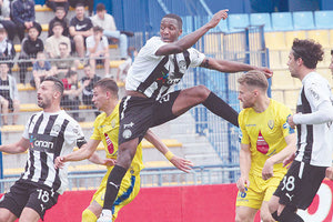 Ο Γιοχού σε πρώτο πλάνο σε φάση από το παιχνίδι με τον Παναιτωλικό