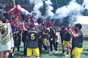 Την άνοδο στην Α2 ΕΠΣΗ πανηγύρισε η Γαρίπα