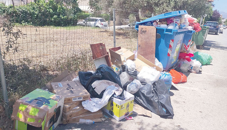 Το Ηράκλειο έγινε ξανά μια απέραντη χωματερή