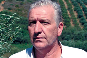 Συνάντησα τον Κουρουπάκη, χθες τελευταία ημέρα του προεκλογικού αγώνα. Ο Τάσος αισιοδοξεί για την έδρα στα Χανιά, καθώς όπως... διακηρύσσει σε όλους τους τόνους, τα Χανιά και όλη η Κρήτη  ξαναπρασινίζουν!