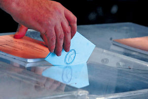 Σήμερα στήνονται οι κάλπες των αποδήμων