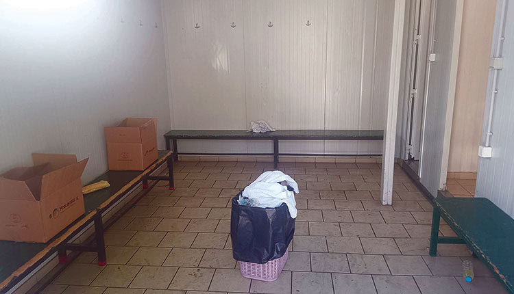 Το… γιόρτασαν με πίτσες και άφησαν «λαμπίκο» τα αποδυτήρια στο Ρουφ!