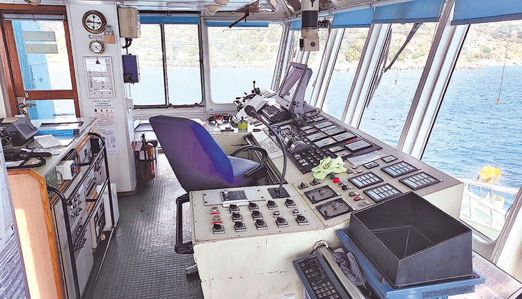 νέο ρυμουλκό πυρασφάλειας που ήρθε από το Ντουμπάι, το ρυμουλκό «Αχιλλέας». Το μεγαλύτερο αυτή τη στιγμή ρυμουλκό στην Κρήτη και όχι μόνο.