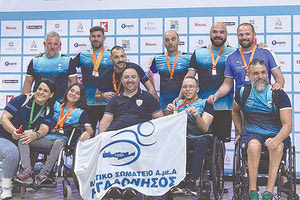 Η ομάδα της Μεγαλονήσου με τον κ. Καπελάκη