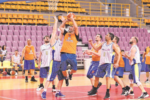 Cosmos sport παλαίμαχοι Ηροδότου αγωνίζονται σήμερα στα «Δύο Αοράκια»