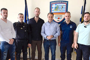 Επίσκεψη Μάξιμου Σενετάκη στο Αστυνομικό Μέγαρο Ηρακλείου 