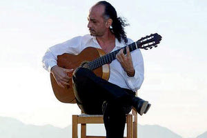 Ο κιθαρίστας Χρίστος Τζιφάκις