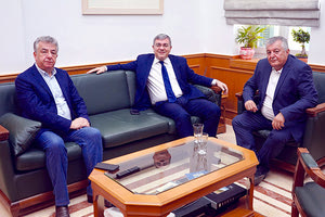 Με τον γενικό γραμματέα ο περιφερειάρχης