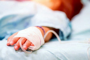 Παιδί νοσηλεύεται σε νοσοκομείο