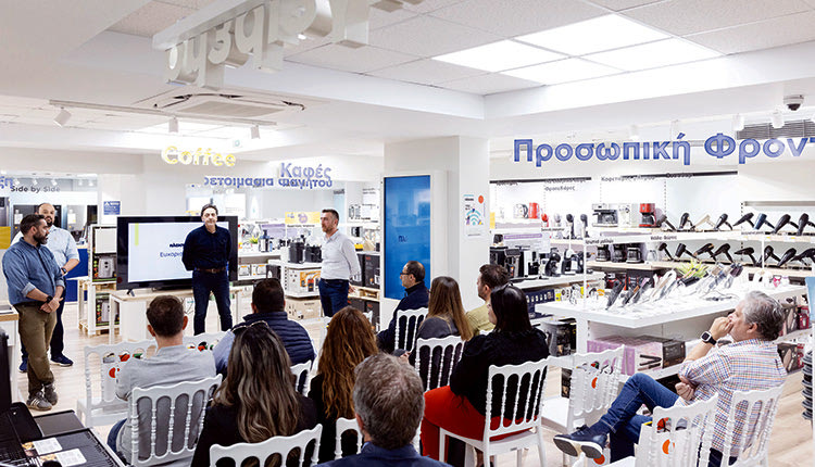 παρουσίαση νέο κατάστημα Πλαίσιο στη λεωφόρο 62 Μαρτύρων 154