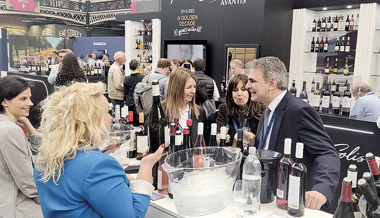 Περιφέρεια Κρήτης στην έκθεση “London Wine Fair 2023”