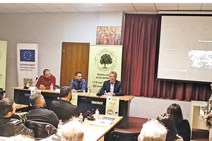 Σταύρος Αρναουτάκης στην εκδήλωση για τη γιορτή της Ευρώπης στο Γενικό Λύκειο Αγίας Βαρβάρας