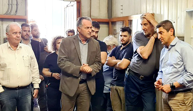 Στο εργοστάσιο του Ομίλου Καράτζη ο Λευτέρης Αυγενάκης