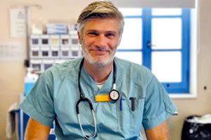 Θανάσης Κοντάρης: Ανακάλεσε την παραίτησή του ο γιατρός της Σερίφου