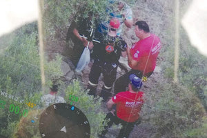 Φωτογραφία από το drone που δείχνει τη στιγμή του εντοπισμού της γυναίκας