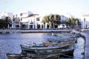 ΦΩΤΟΗΜΕΡΑΣ: Κρήτη, Άγιος Νικόλαος, φωτογράφος Paul Oliver, 1971.