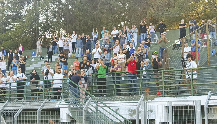 Ηρακλειώτες υποστήριξαν τα νέα παιδιά της Μικτής ΕΠΣΗ